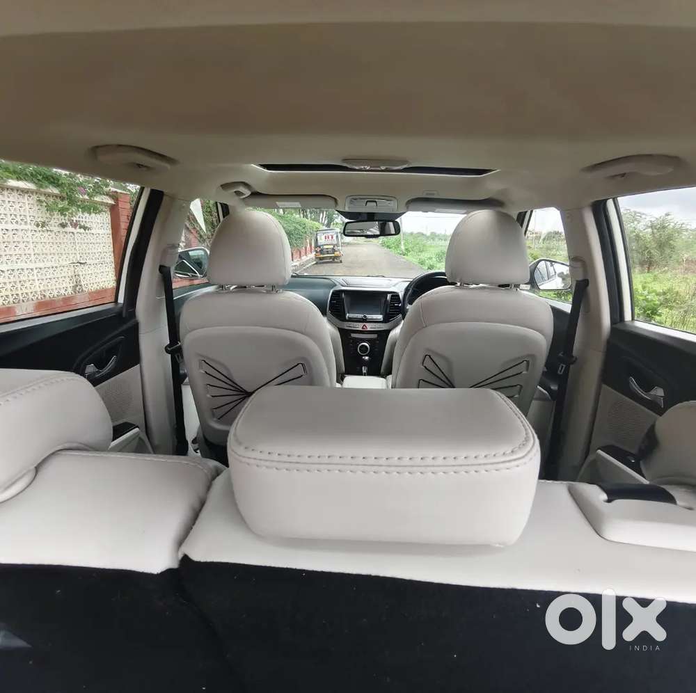 Mahindra Xuv300 W8 (o) Showroom Condition
