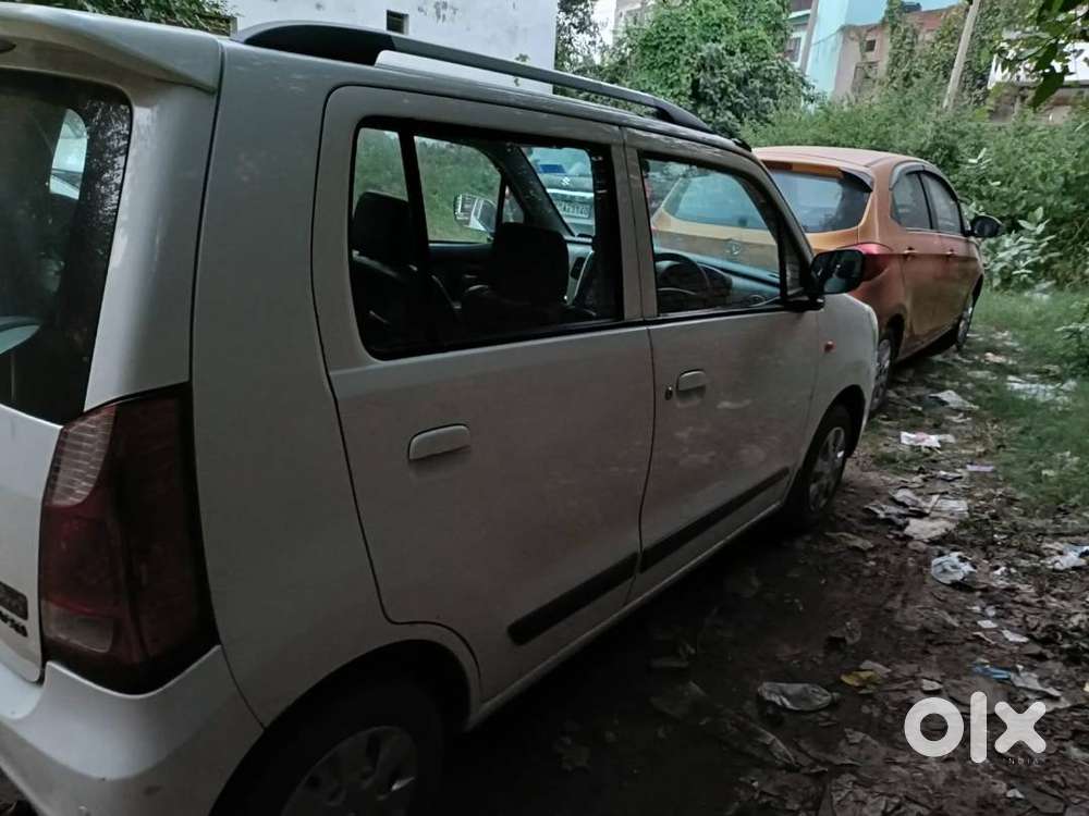 Well-maintained Wagonr 2015 Cng  Second Owner  Excellent Mileage