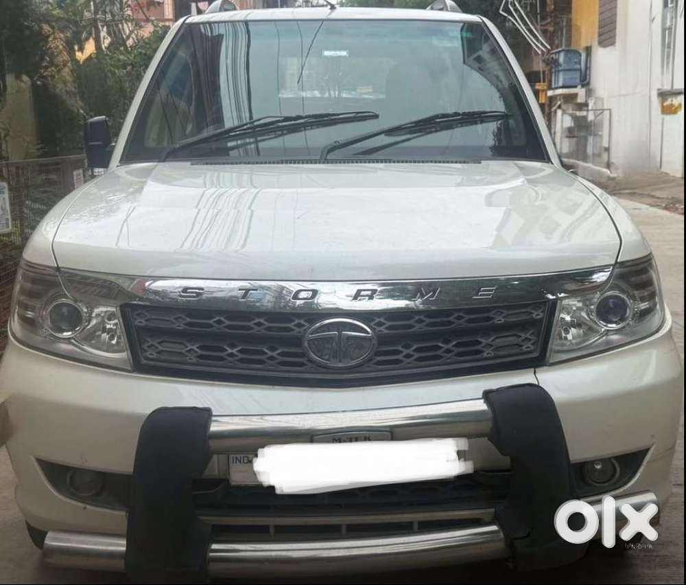 Tata Safari Storme 2016
