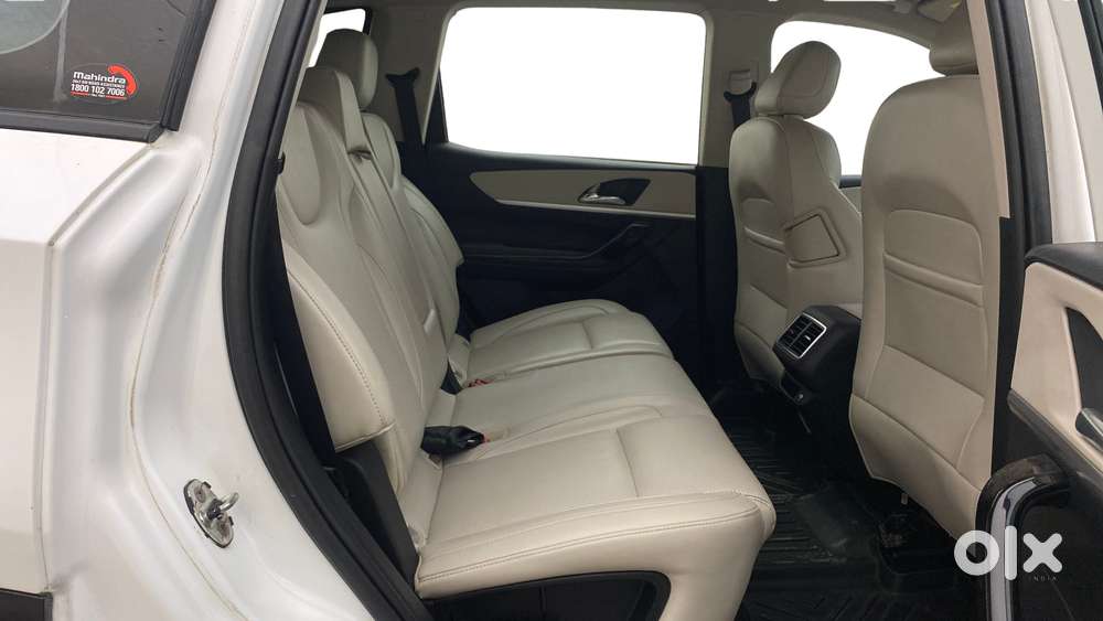 Mahindra Xuv700 2.2 Ax 7 Diesel At Luxury Pack Str Awd, 2022, Diesel