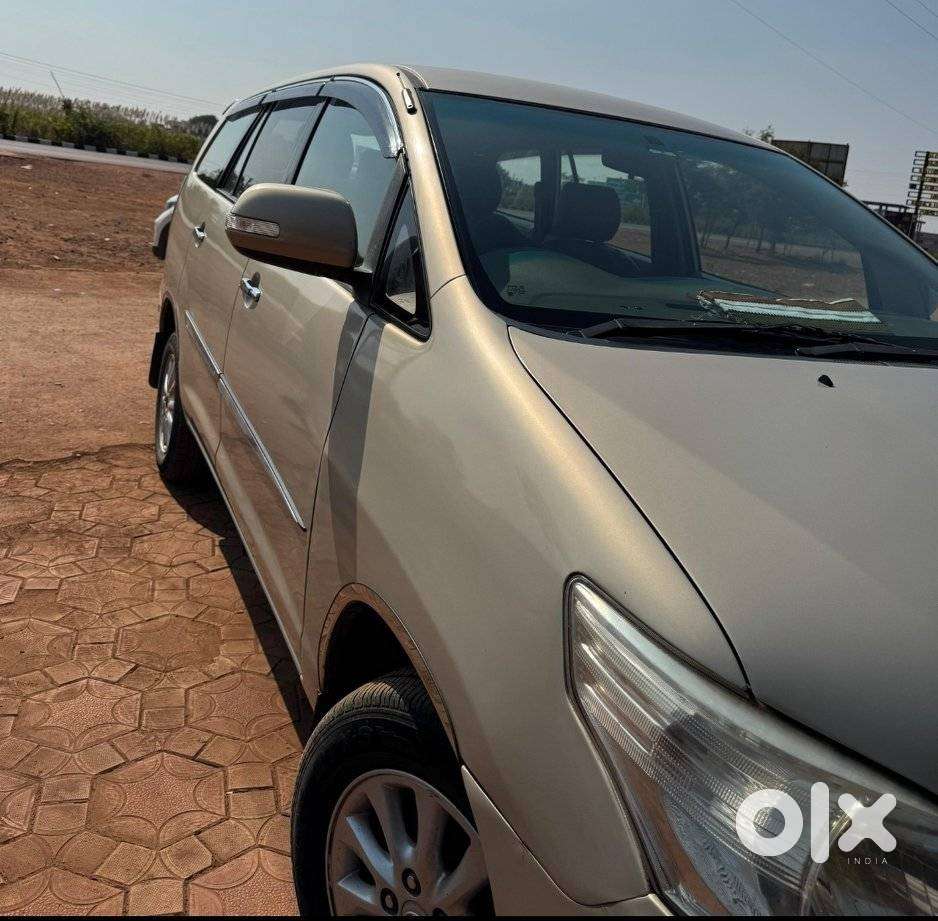 Toyota Innova 2.5 Z Diesel 7 Seater Bs Iv, 2014, Diesel