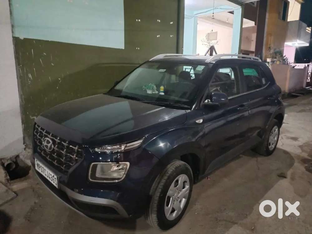 Hyundai Venue 2021 Petrol With Manual Transmission