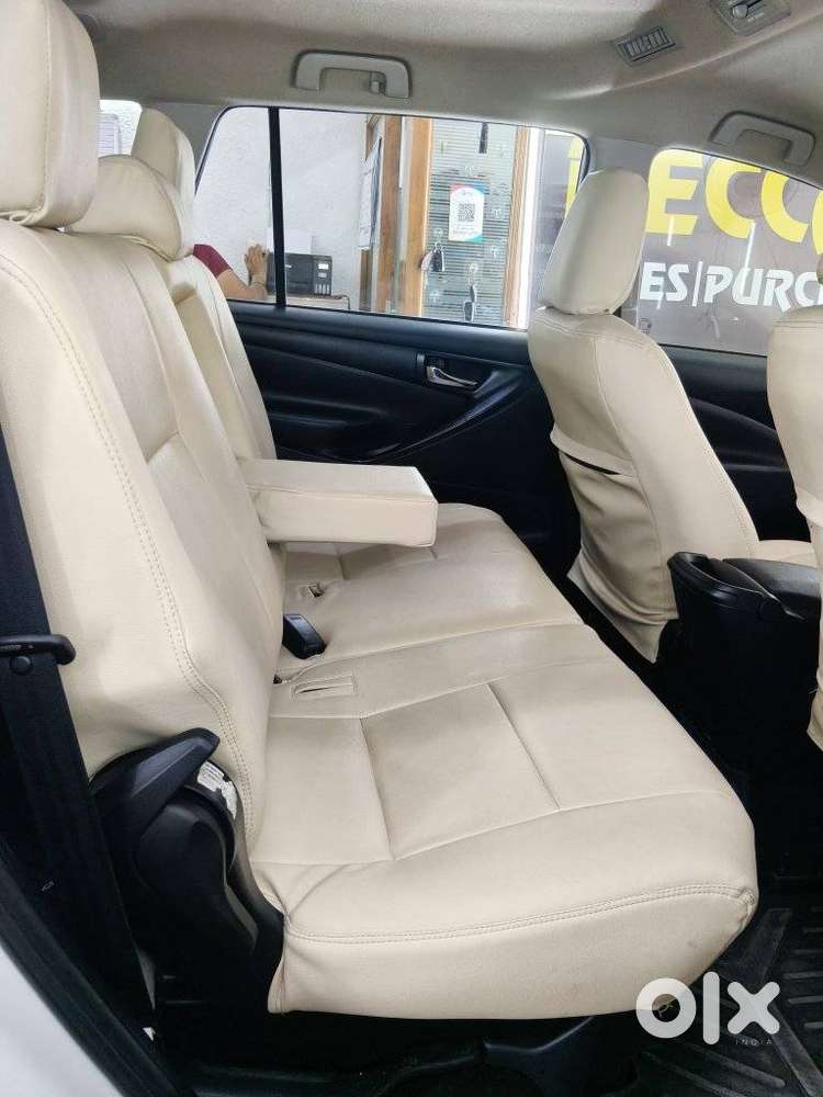 Toyota Innova Crysta 2.4 G Mt 8s, 2024, Diesel