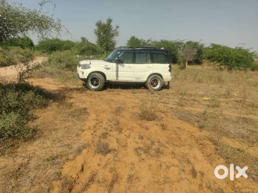 Mahindra Scorpio S10 4x4  2015 Diesel 125000 Km Driven