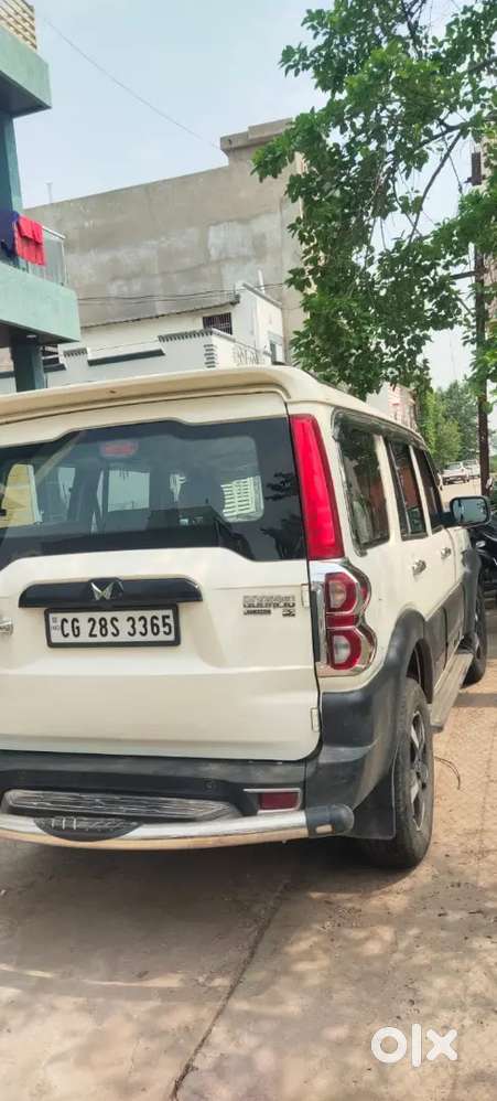 2025 Mahindra Scorpio Classic S White – Excellent Condition