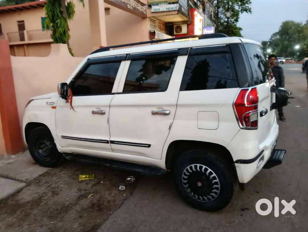 Mahindra Tuv 300 Plus 2017 Diesel 120000 Km Driven