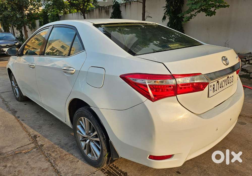 Toyota Corolla Altis 2013-2017 Vl At, 2015, Petrol