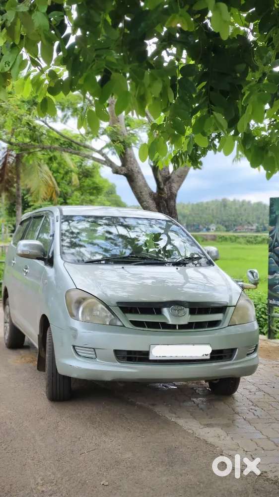 Innova 2.5g,,original Kerala,,8seater,new Inssurans,new Oil,,