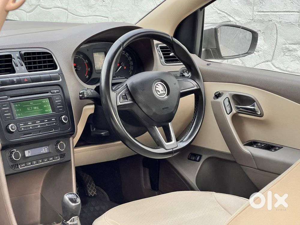 Skoda Rapid [2016-2021] 1.6 Mpi Style Plus, 2016, Petrol
