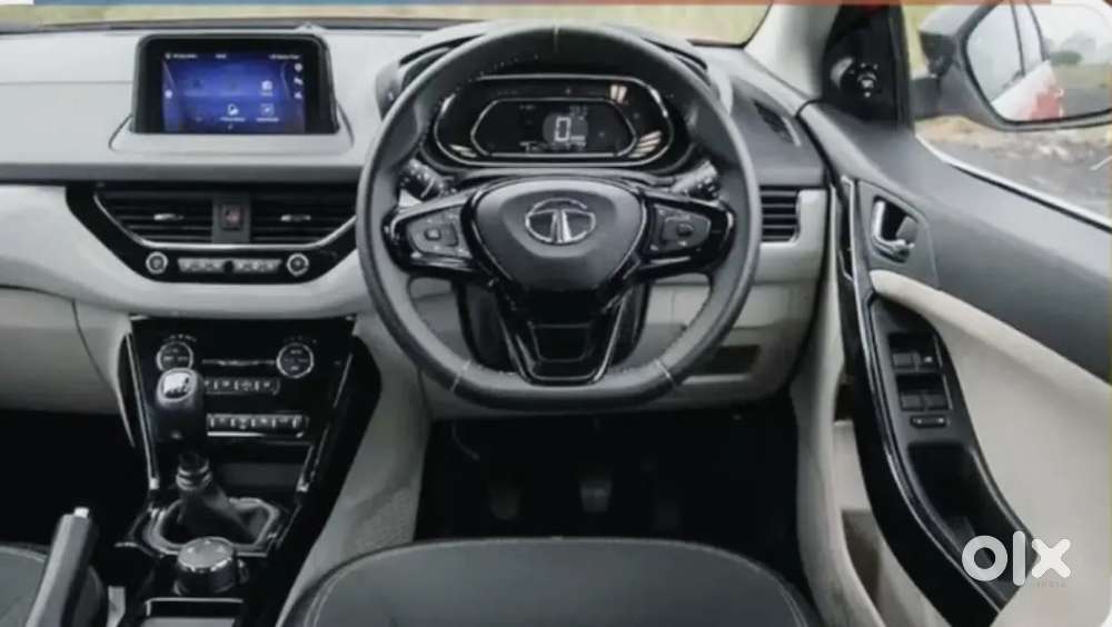 Tata Nexon Revotron 2013 Sunroof