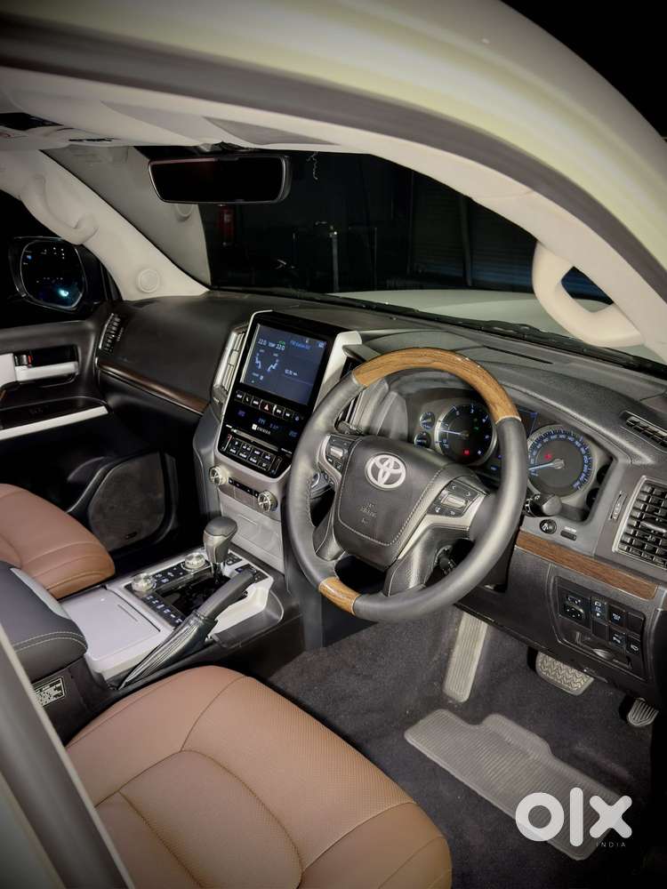 Toyota Land Cruiser [2015-2020] 4.5 Vx Lc 200, 2018, Diesel