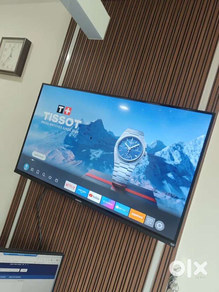 MI Full HD Smart TV 32 inch (1 month used with bill) Insurance 3 years