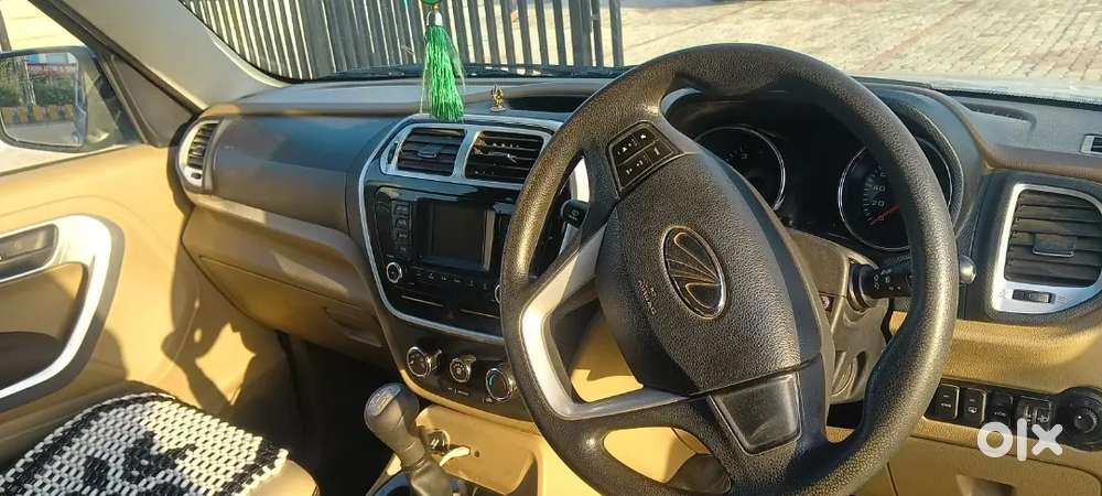 Mahindra Tuv 300 T8 Top End Showroom Maintained 2017 Model
