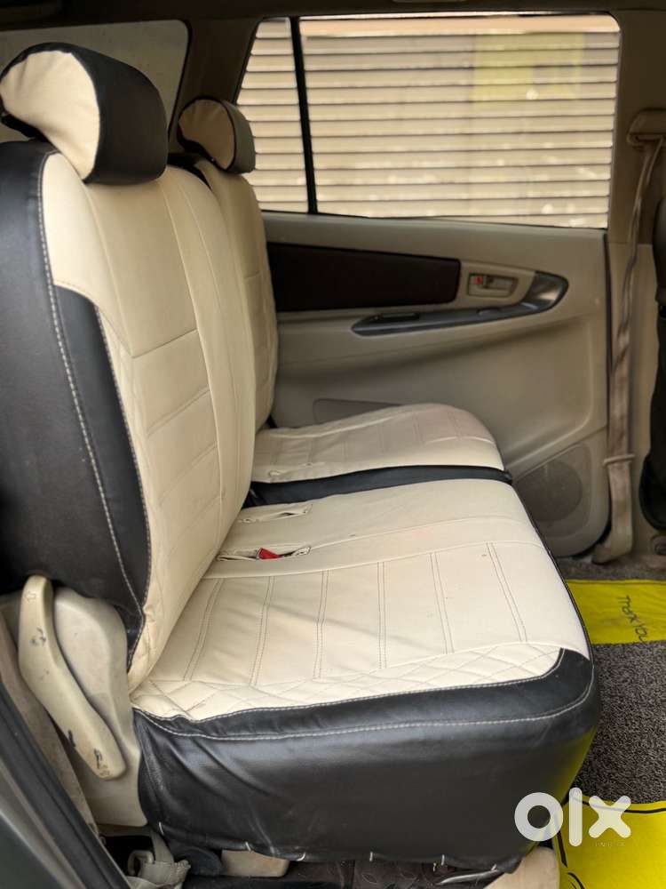 Toyota Innova 2.5 G (diesel) 8 Seater Bs Iv, 2013, Diesel