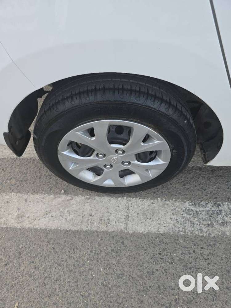 Hyundai Grand I10 2013-2016 Sportz, 2015, Petrol