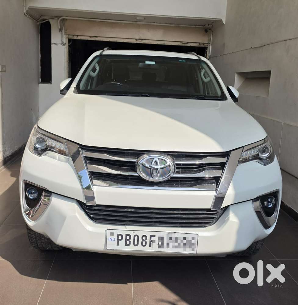Toyota Fortuner 2017 4x2 At Diesel 1st Owner