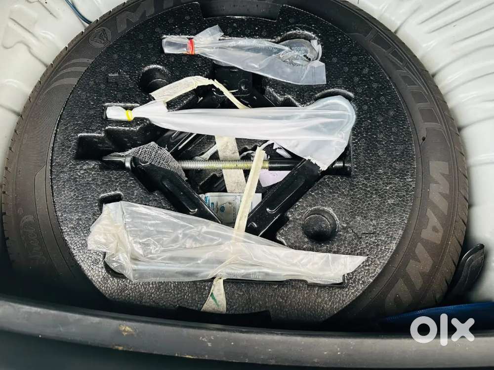 Mahindra Xuv300 Turbosport 2023 Petrol 16000 Km Driven