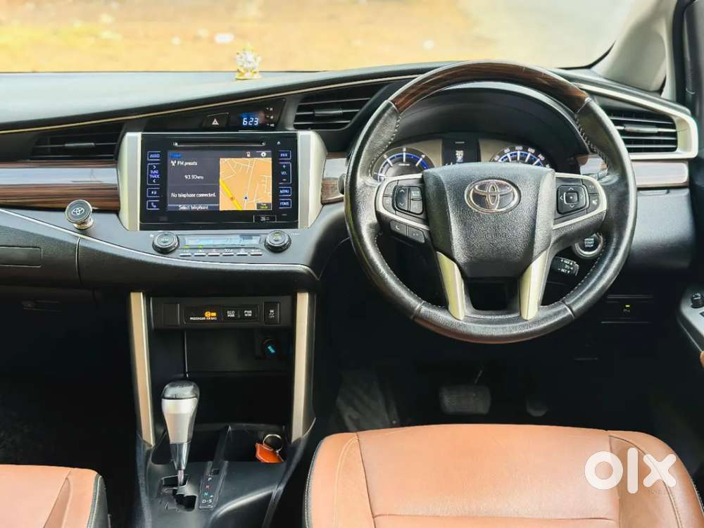 Toyota Innova Crysta 2.8 Zx At 7 Seater, 2017, Diesel
