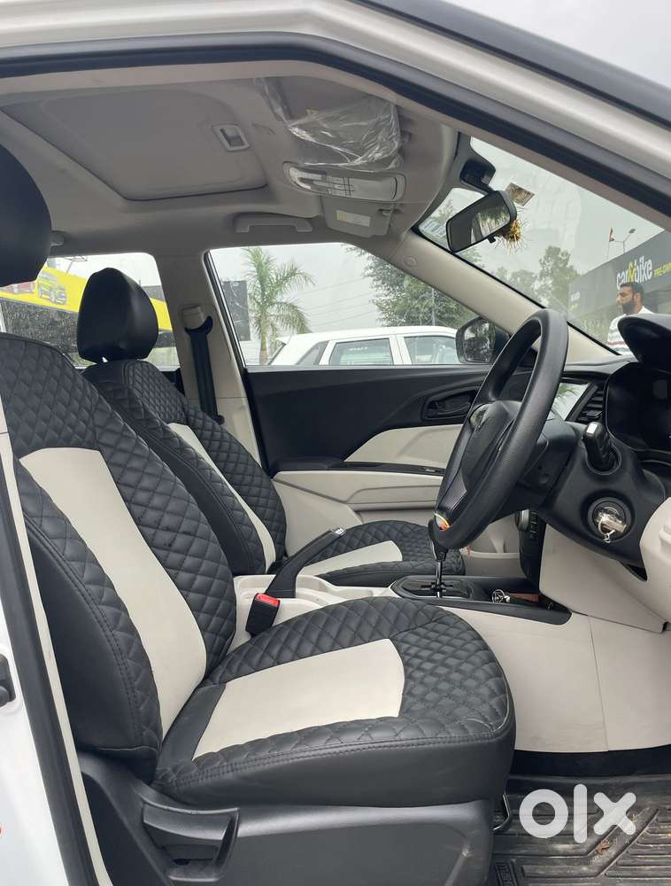 Mahindra Xuv300 1.2 W6 Amt Petrol, 2023, Petrol