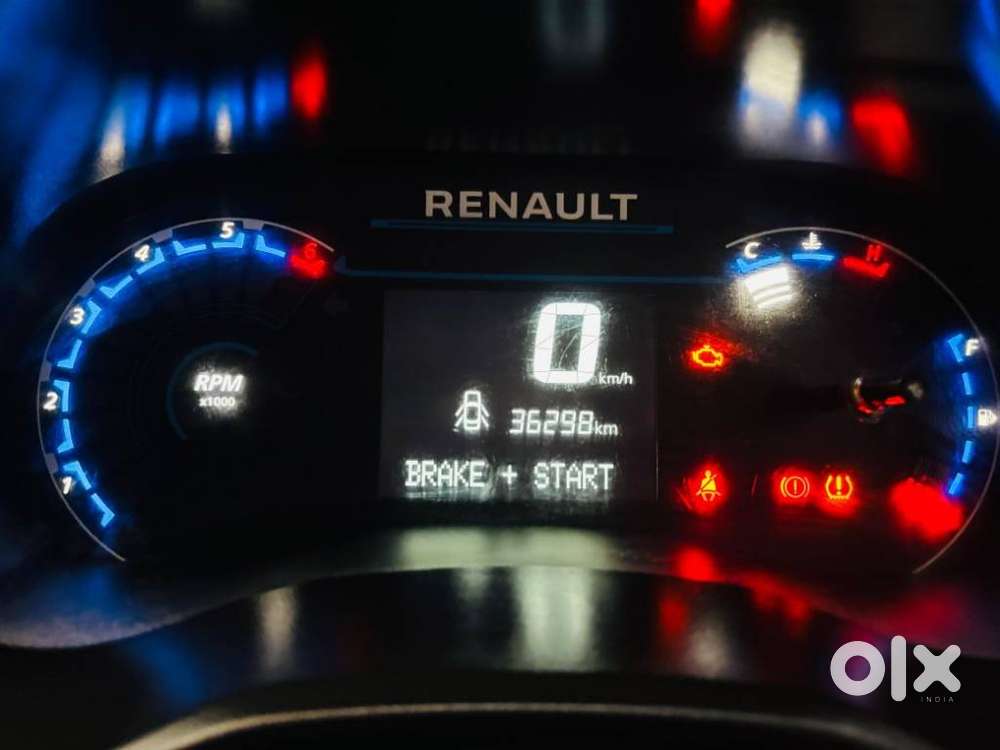 Renault Triber Rxz, 2023, Petrol