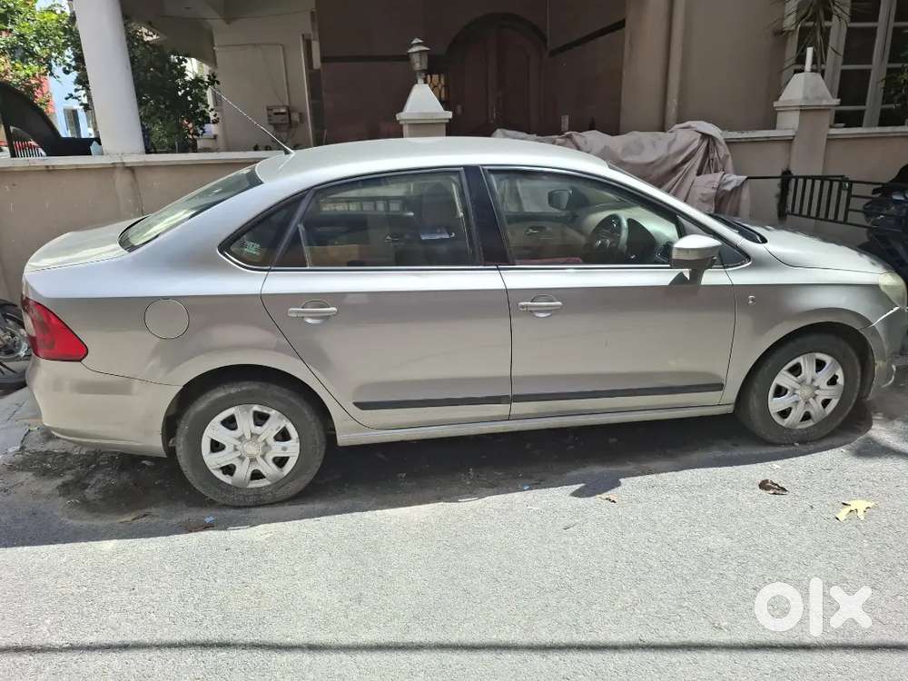 Skoda Rapid 1.6 Ambition 2013