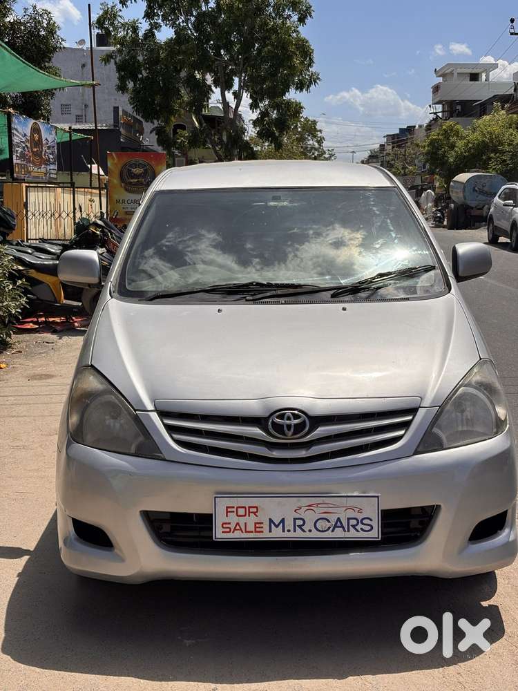 Toyota Innova 2004-2011 2.5 G4 Diesel 8-seater, 2011, Diesel