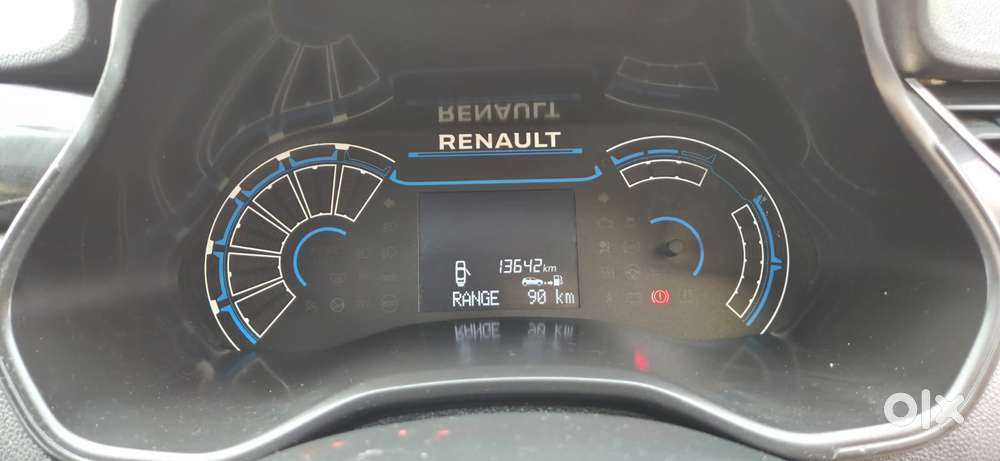 Renault Triber Rxt, 2022, Petrol