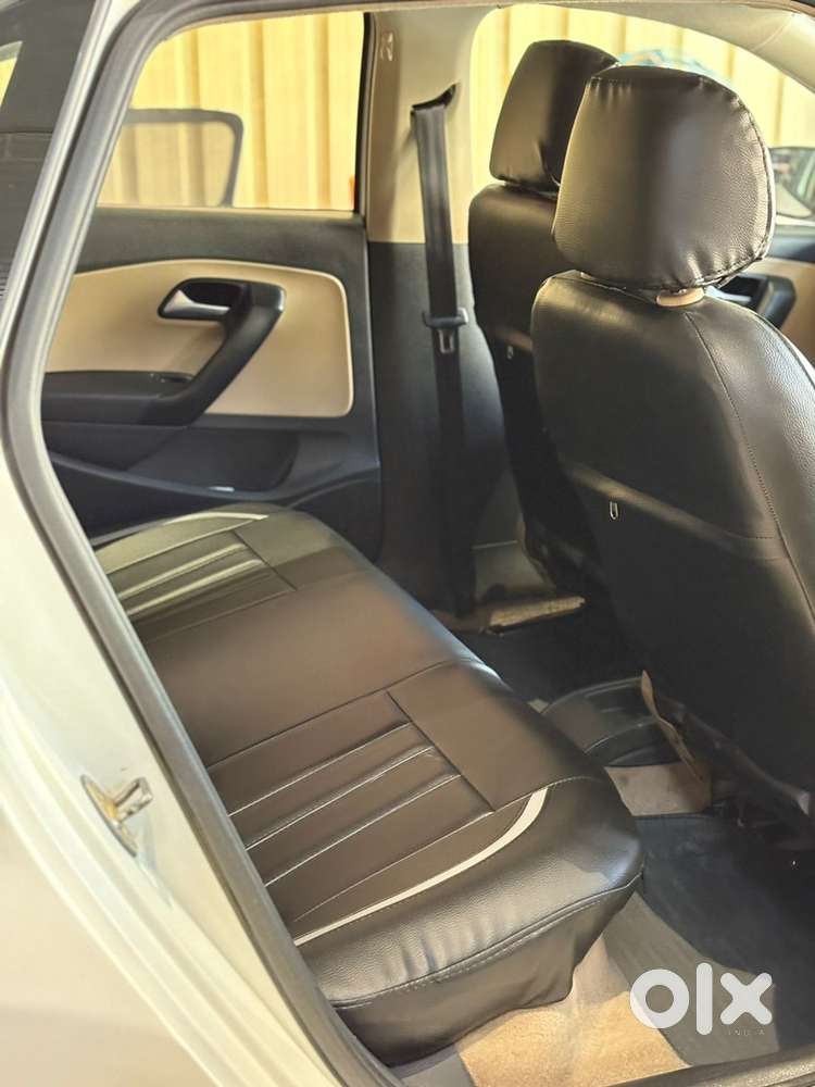 Volkswagen Polo 2015 Car