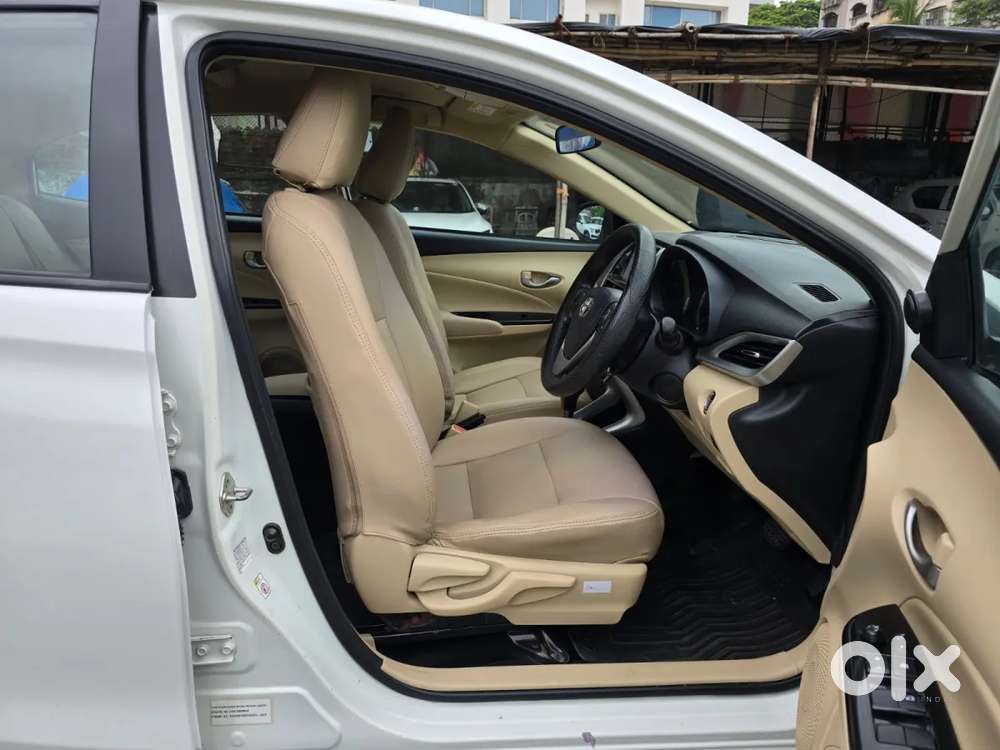 Toyota Yaris V Cvt, 2018, Petrol
