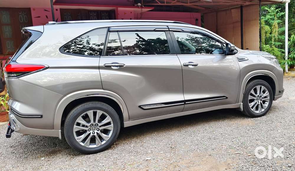 Toyota Innova Hycross 2.0 Vx Hybrid 7 Str, 2023, Petrol