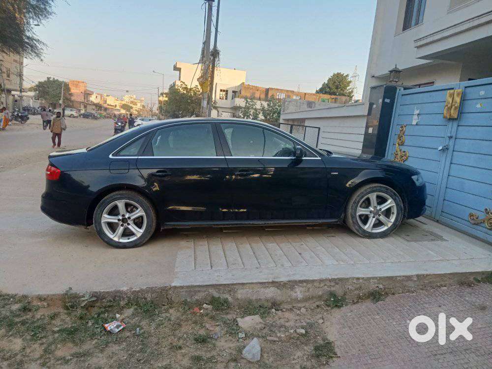 Audi A4 2.0 Tdi Premium With Sunroof, 2012, Diesel