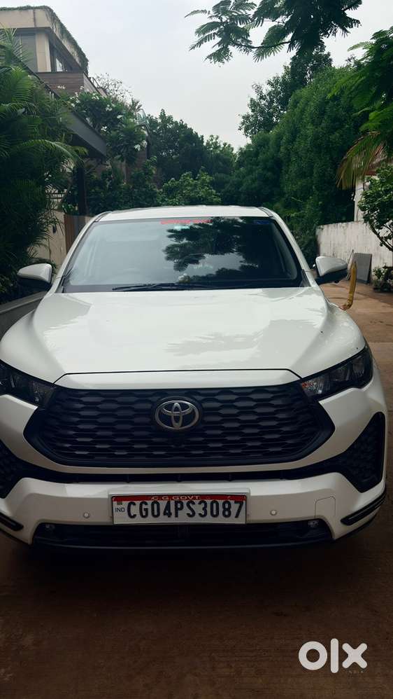 Toyota Innova Hycross 2024