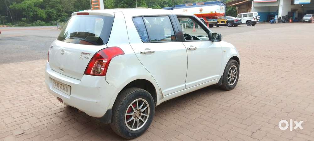 Maruti Suzuki Swift Vxi + Manual, 2011, Petrol