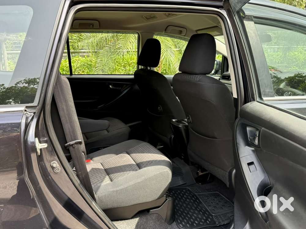 Toyota Innova Crysta [2020-ongoing] 2.4 Gx 7 Str, 2022, Diesel