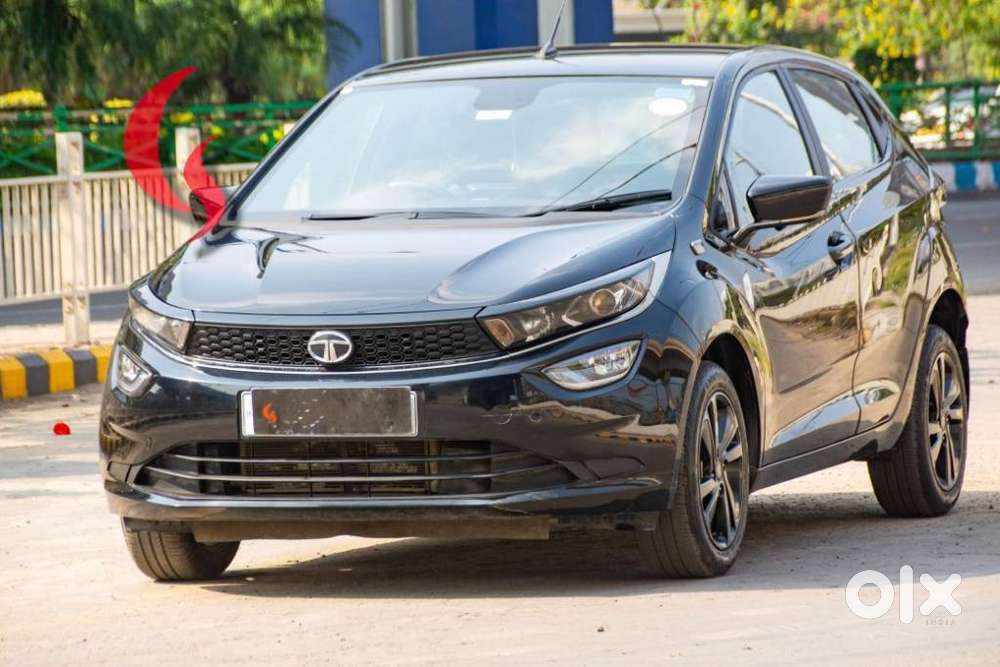 Tata Altroz 1.2 Xza Plus Dark Edition Dct, 2023, Petrol