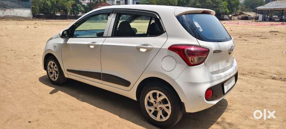 Hyundai Grand I10 Sportz, 2017, Petrol