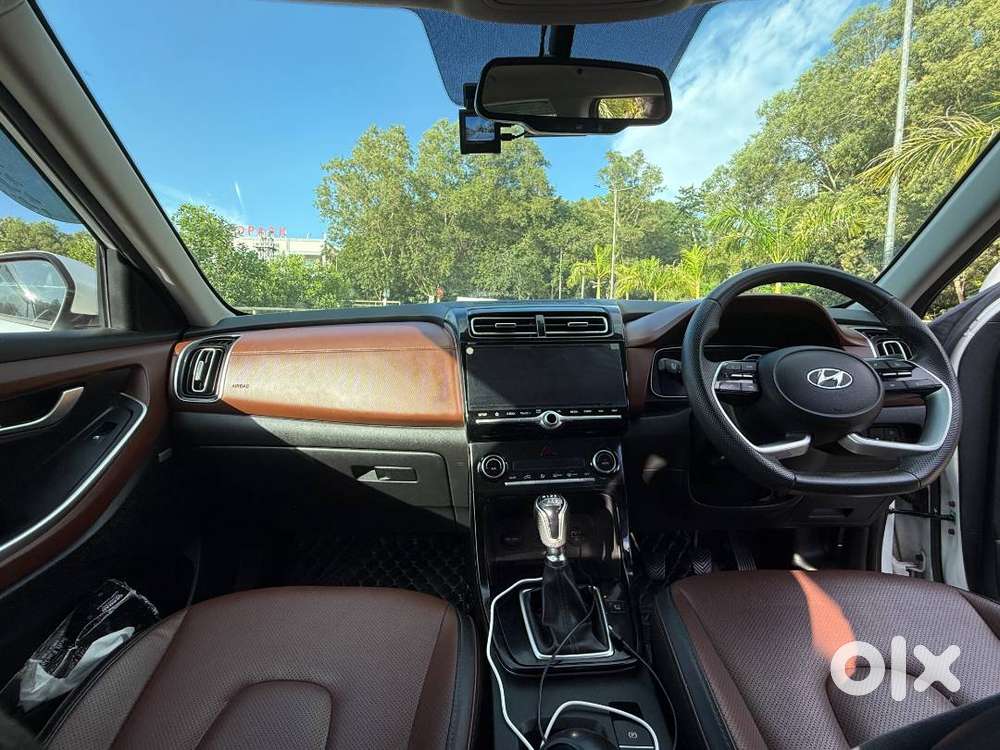 Hyundai Alcazar Platinum 2.0 Petrol Manual &ndash; 2022 Model