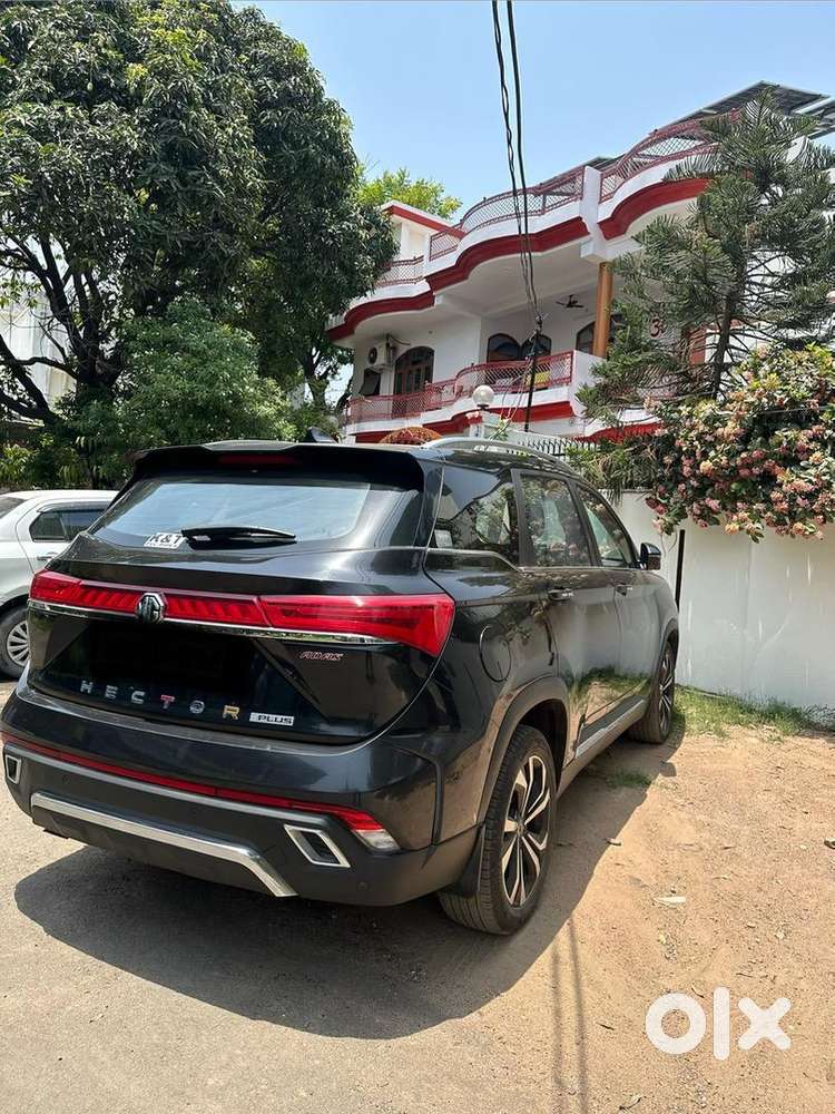 Mg Hector Plus 6 Seater Automatic