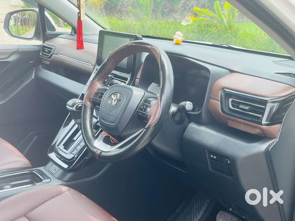 Toyota Innova Hycross 2.0 Vx (o) Hybrid 7 Str, 2023, Petrol