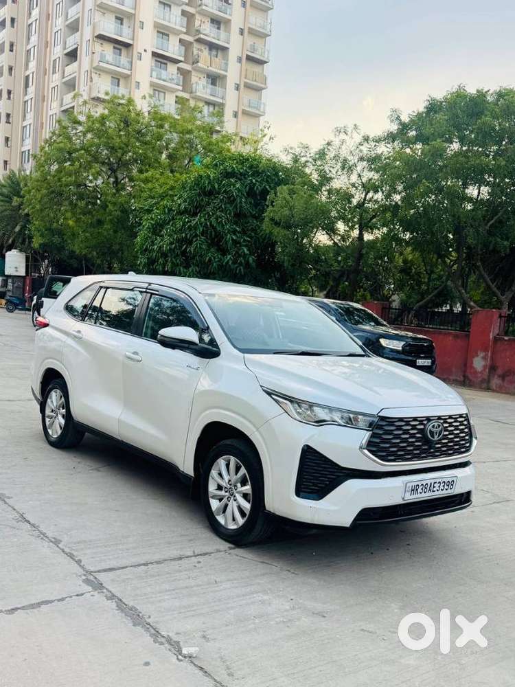 Toyota Innova Hycross 2.0 Vx (o) Hybrid 7 Str, 2023, Petrol
