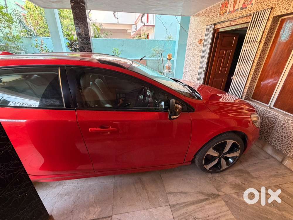 Volvo V40 Cross Country 2017 Petrol Well Maintained