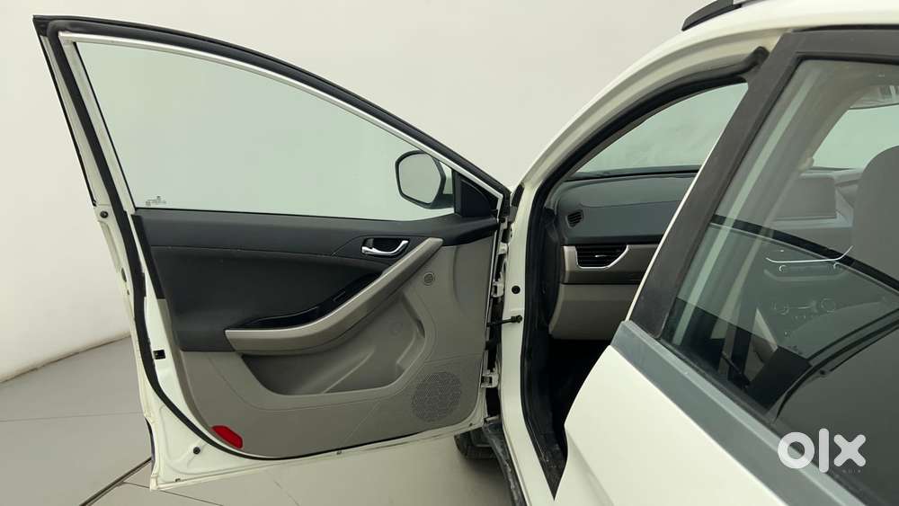 Tata Nexon 1.2 Revotron Xz Plus, 2018, Petrol