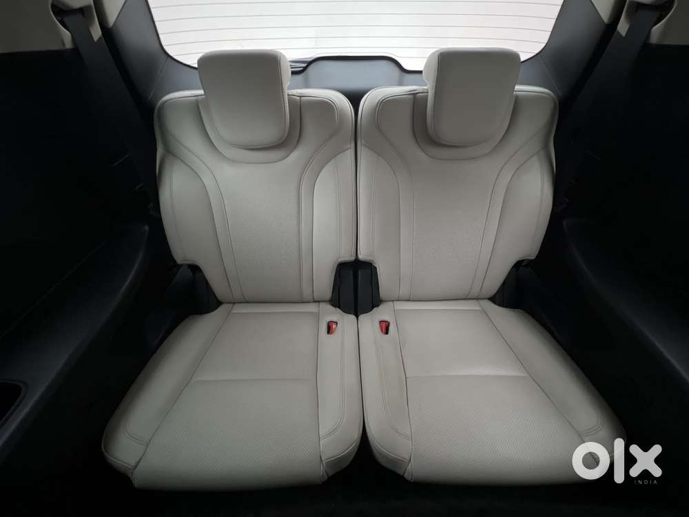 Mahindra Xuv700 2.0 Ax 7 Petrol At Str, 2021, Petrol