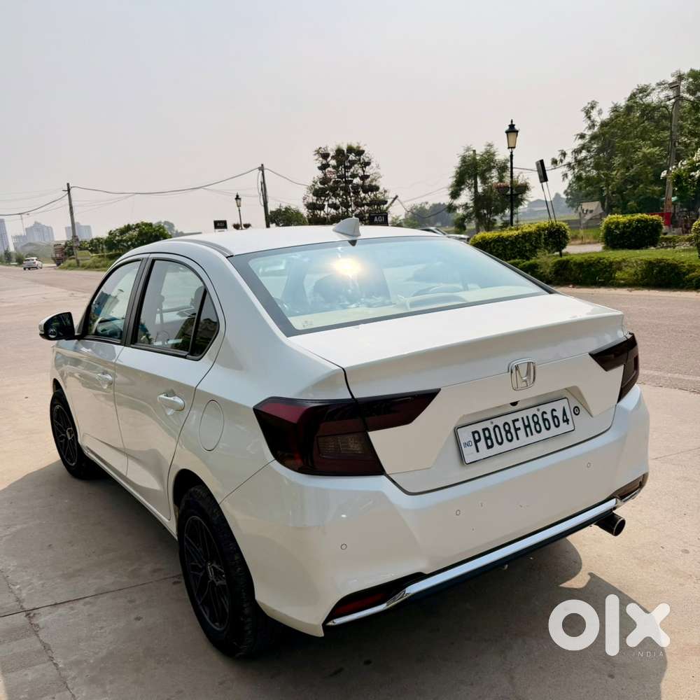 E20 Petrol/automatic/40,000 Km/amaze/damping/jbl Audio/maintained