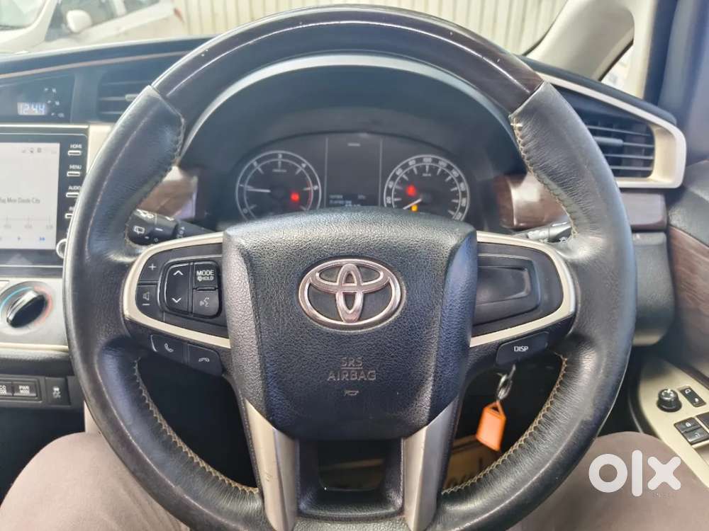 Toyota Innova Crysta 2.4 G Mt 7 Str, 2022, Diesel