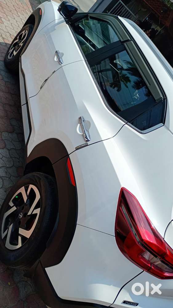 Nissan Magnite 1.0 Xv Premium Turbo Cvt, 2023, Petrol