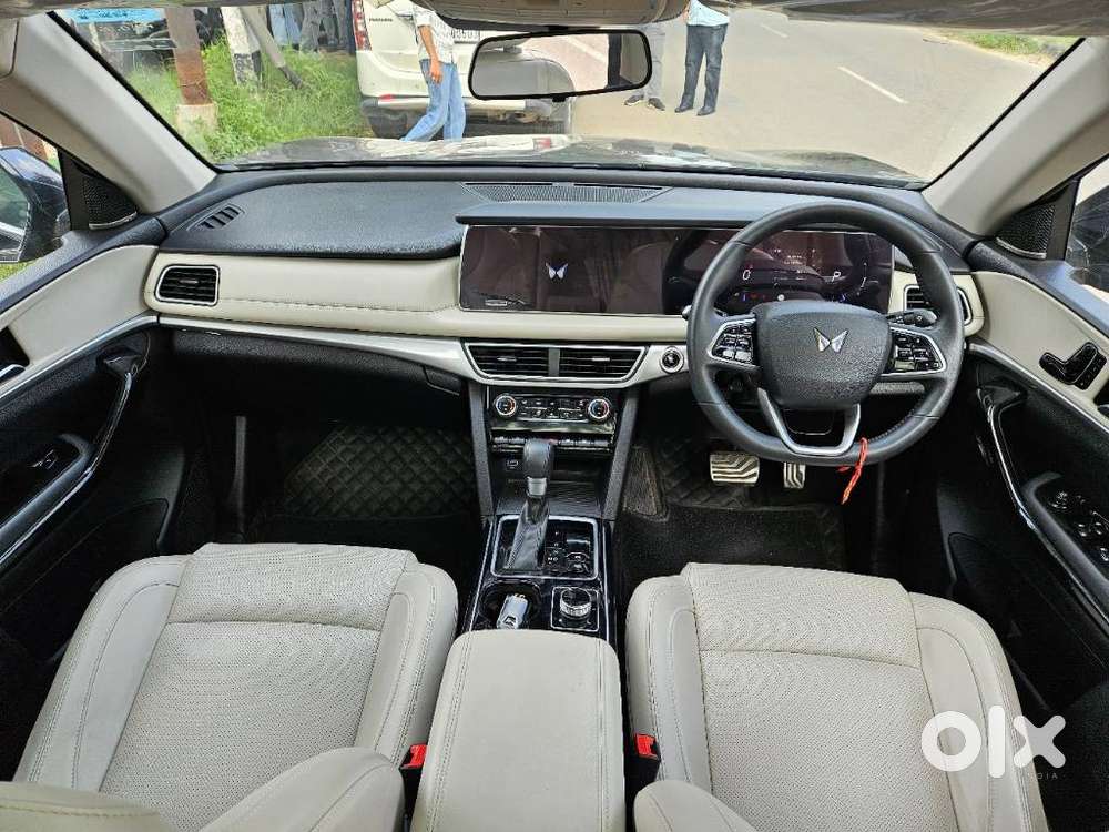 Mahindra Xuv700 2.0 Ax 7 Petrol At Luxury Pack Str, 2023, Petrol