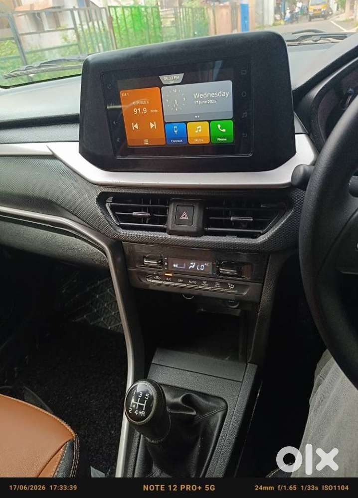 Maruti Suzuki Brezza 1.5 Vxi Smart Hybrid, 2023, Petrol