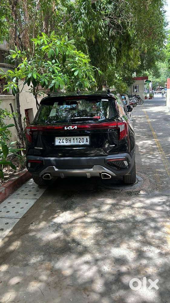 Kia Seltos With Adas & Sunroof