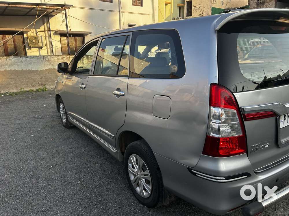 Toyota Innova 2.5 G (diesel) 8 Seater, 2015, Diesel